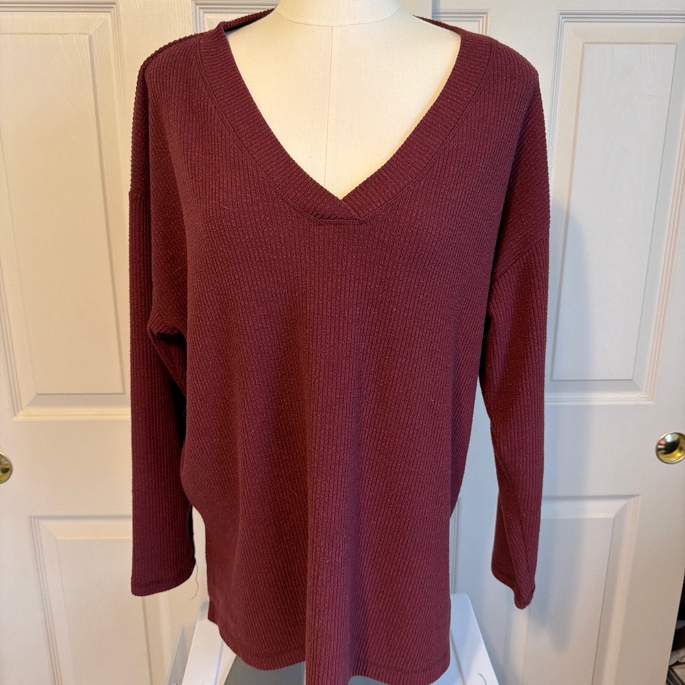Old Navy Burgundy Waffle Knit V-Neck Sweater
